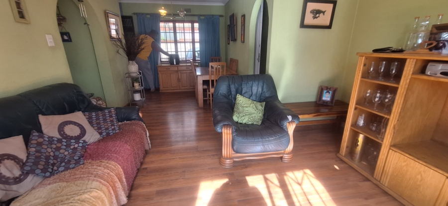 4 Bedroom Property for Sale in London Village Western Cape